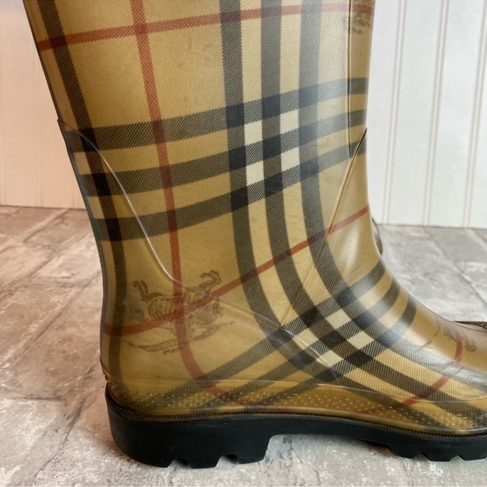 Burberry Brit rain boots - Picture 9 of 16